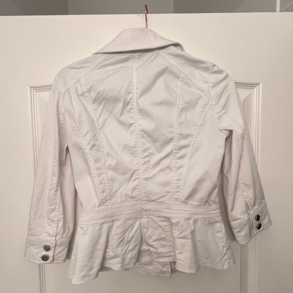 White House Black Market White Bottom Up Shirt Size S - Picture 2 of 4